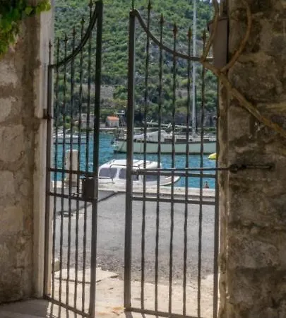 With Private Garden 1200 M2 Mokošica