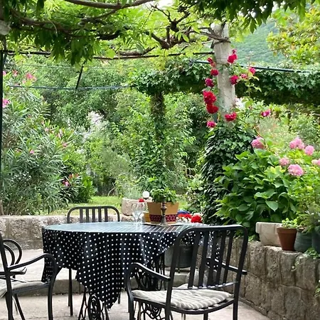 With Private Garden 1200 M2 Dom wakacyjny *