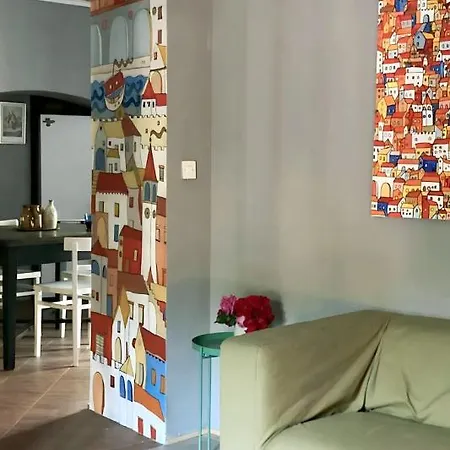 Dom wakacyjny With Private Garden 1200 M2